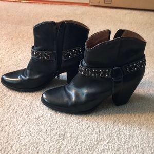 Soffit black studded booties size 9.
